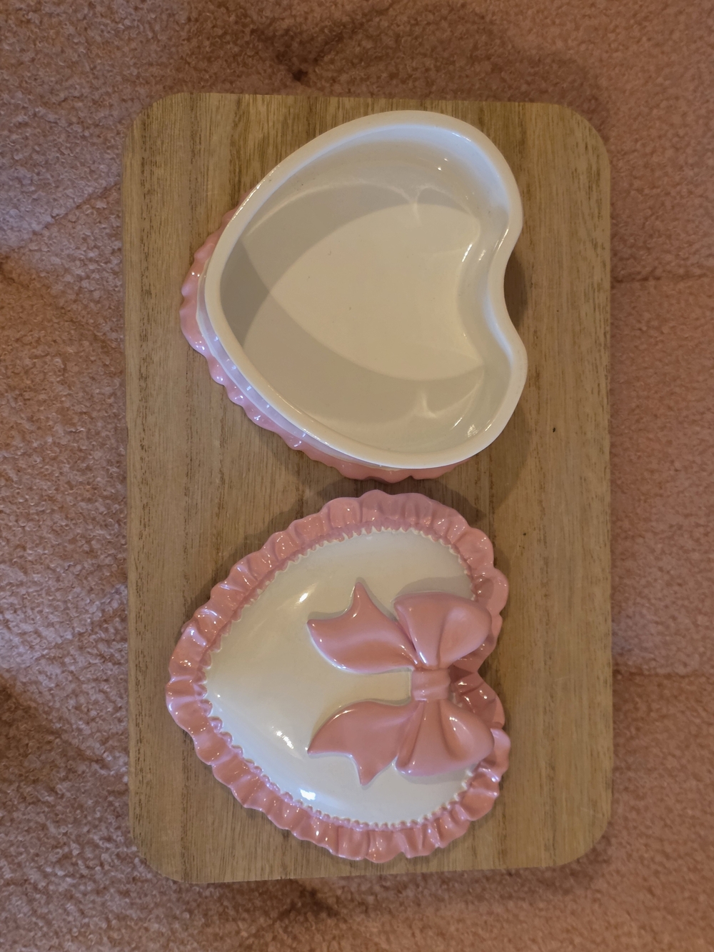Pink Heart Bow Ceramic Soap Dispenser & Heart Dish With Lid Set - Picture 10 of 10
